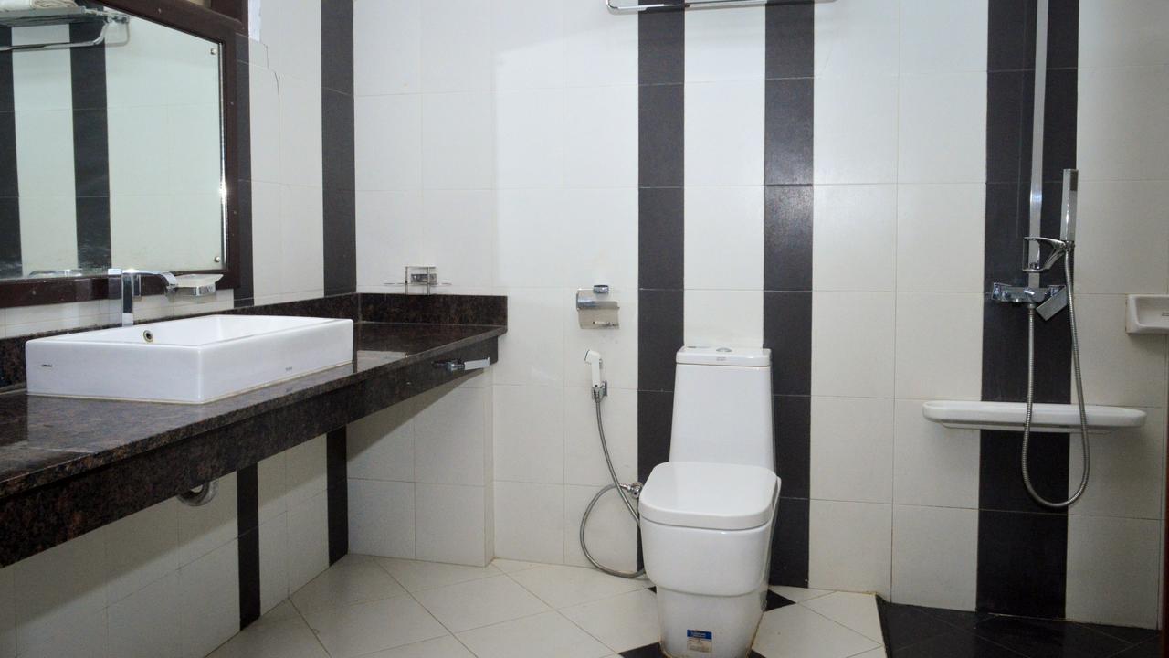 Uni Beach Hotel Pangandaran Exterior foto