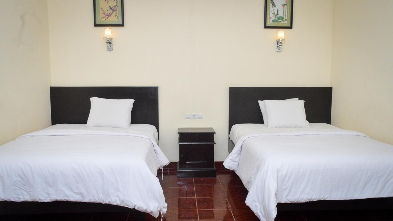 Uni Beach Hotel Pangandaran Exterior foto