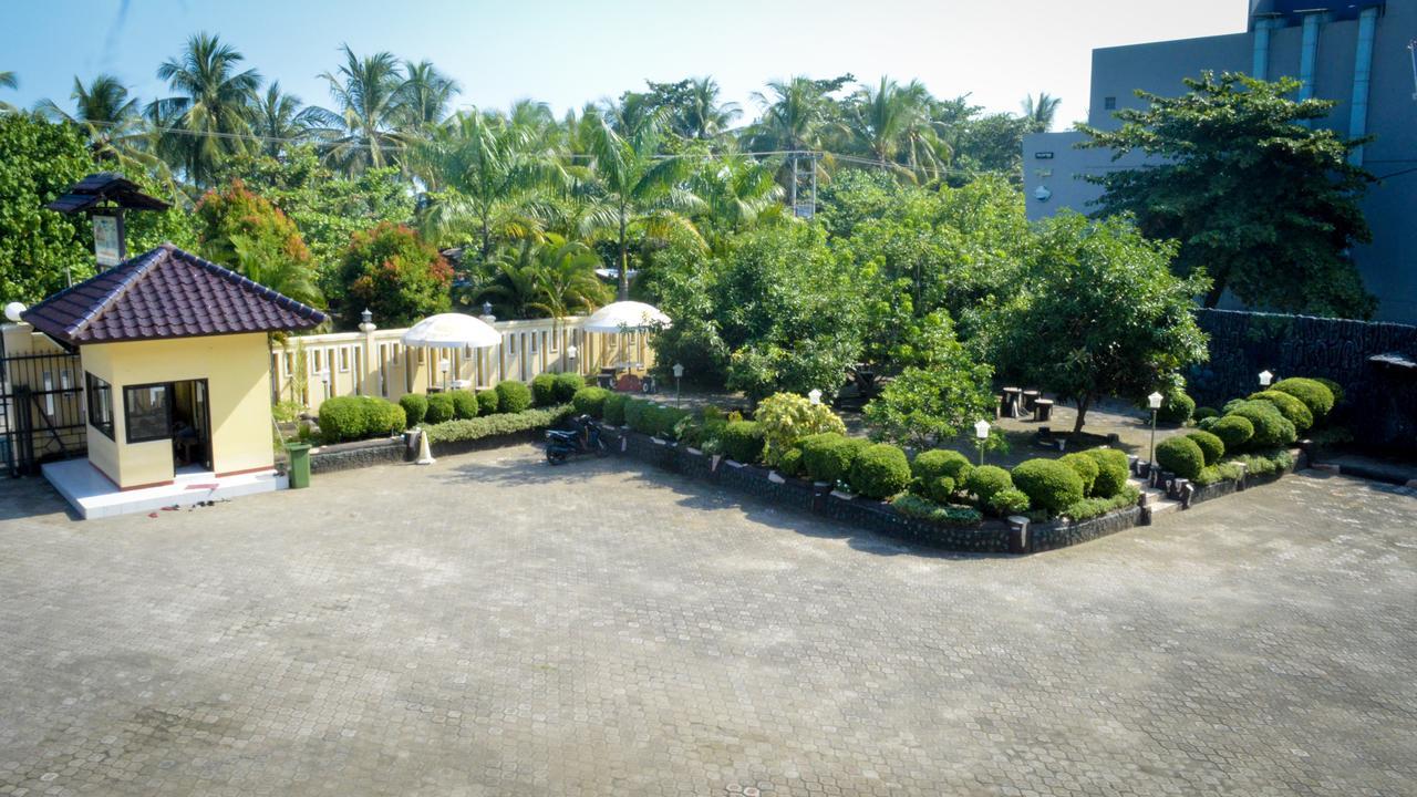 Uni Beach Hotel Pangandaran Exterior foto