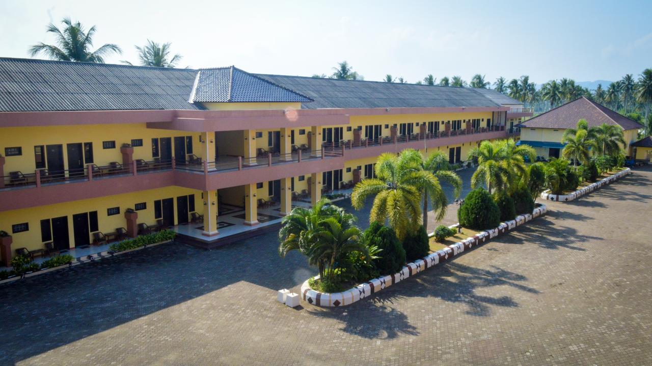 Uni Beach Hotel Pangandaran Exterior foto